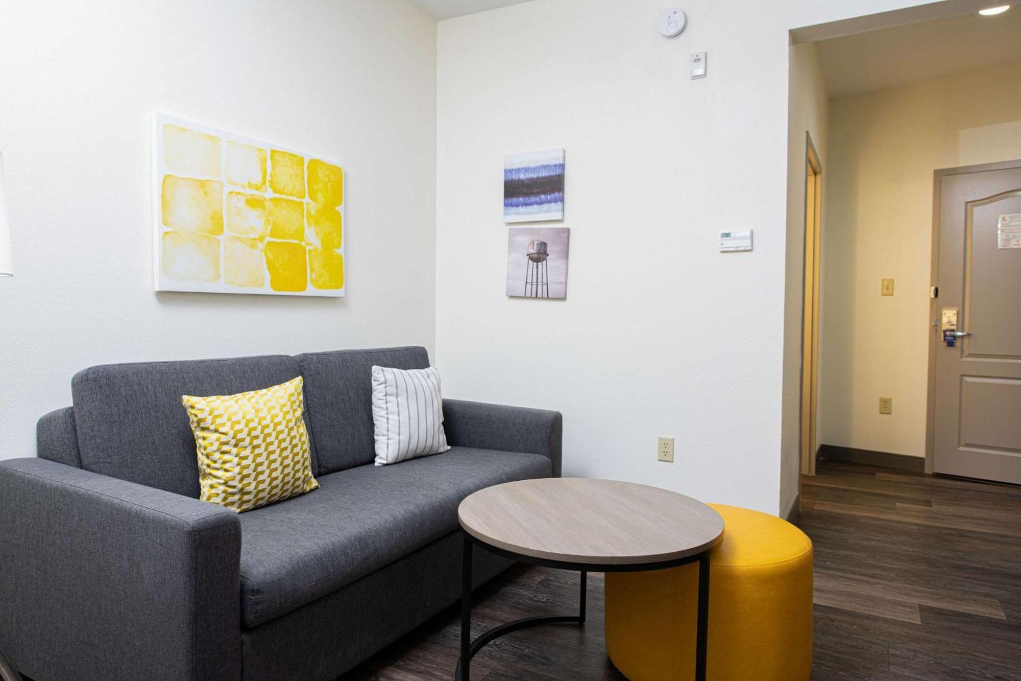 Comfort Suites Oil Center Lafayette Buitenkant foto